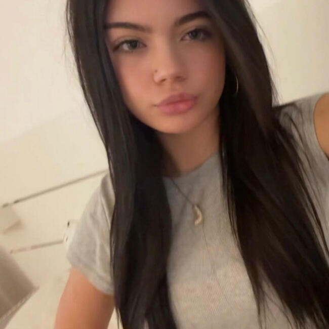 Nanny in Semussac: Leelou