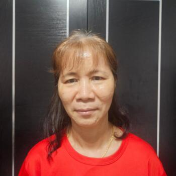 Babysitter in Singapore Island: Anna