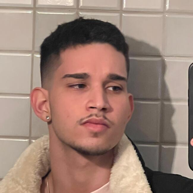 Emprego de babá em Palhoça: Álvaro Enrique