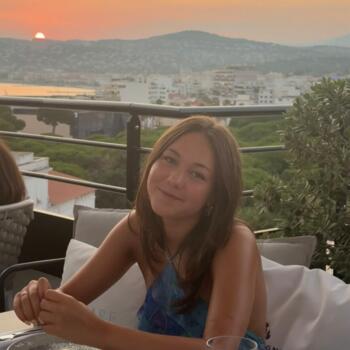 Babysitter in Dijon: Jeanne