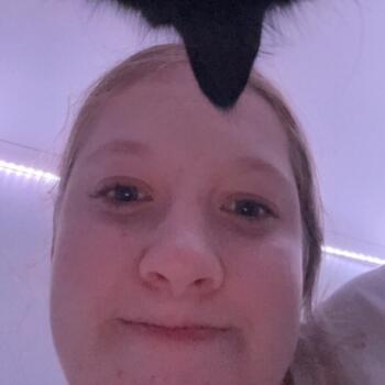 Babysitter in Hamilton: Bella