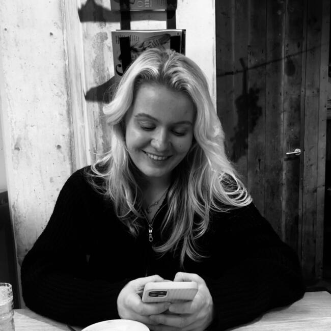 Babysitter in Naarden: Lois