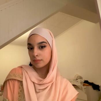 Nanny in Arnouville: Nishah