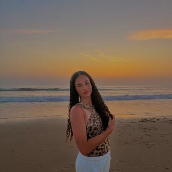 Babysitter in Villeneuve-sur-Lot: Kiara