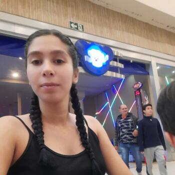 Babysitter Campo Grande: Julia