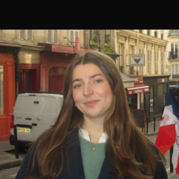 Babysitter in Rennes: Zoé