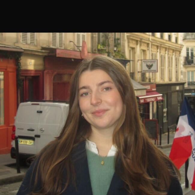 Babysitter in Rennes: Zoé