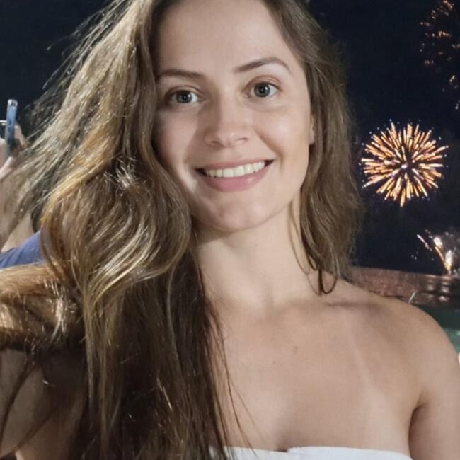 Babysitting job in São José dos Pinhais: Adriana