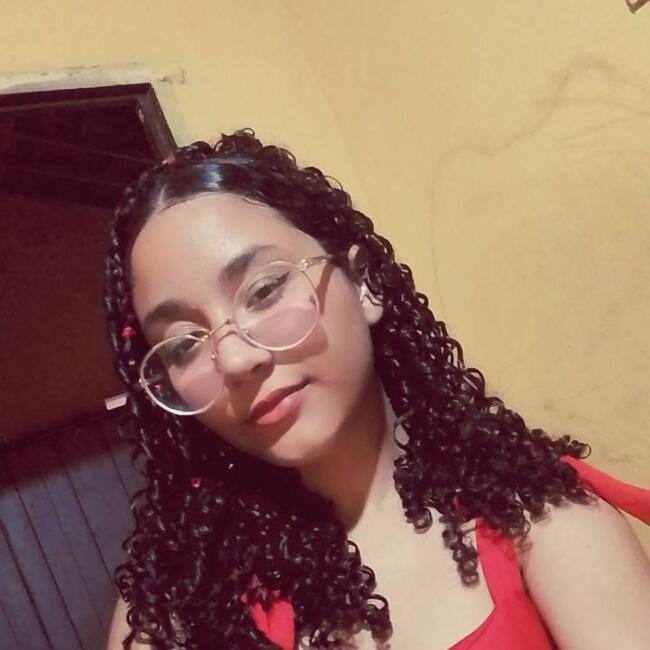 Babysitter in Bayeux: Mayanne