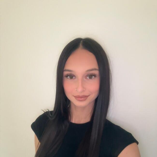 Babysitter in Châteauneuf-les-Martigues: Camille