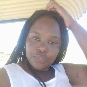 Babysitter in Germiston: Nomfundo