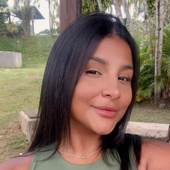 Babá em Brasília: Livia