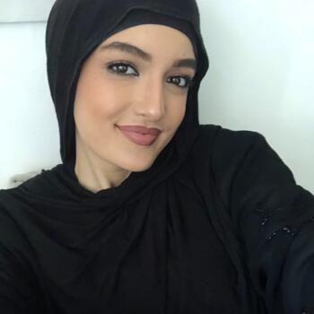 Babysitter in Fallavier: Thaniyya