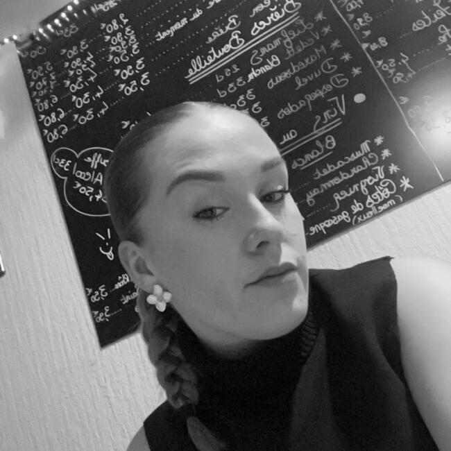 Babysitter in Saint-Méen-le-Grand: Isaure