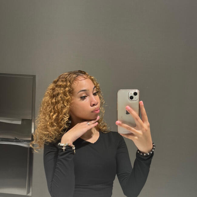 Babysitter in Houston: Ava