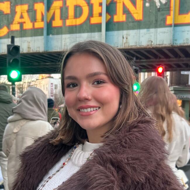 Babysitter em Galé: Ines