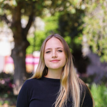 Babysitter in Stellenbosch: Clare