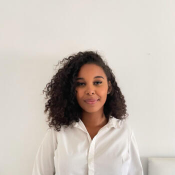 Babysitter in São Marcos: Lara