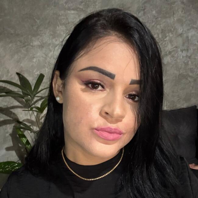 Babá em Santa Branca: Adriele