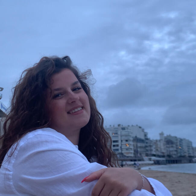 Babysitter in Tours: Louisa