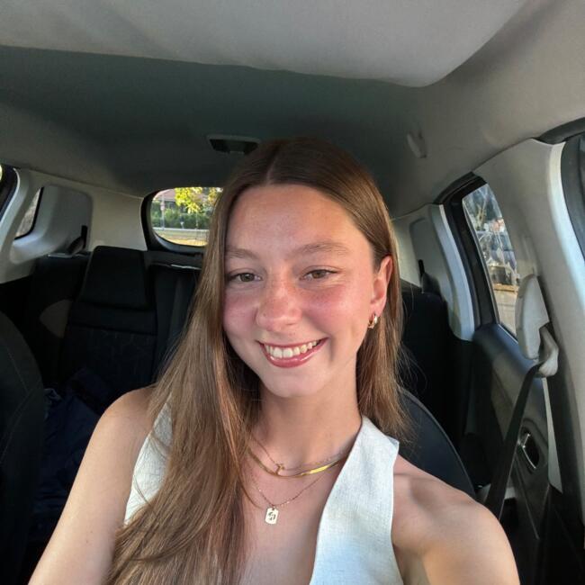 Babysitter in Matosinhos Municipality: Adriana