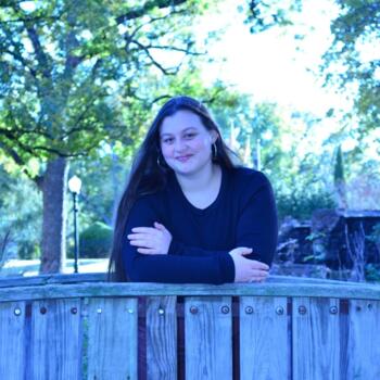 Baby-sitter in Lawrence: Anastasia