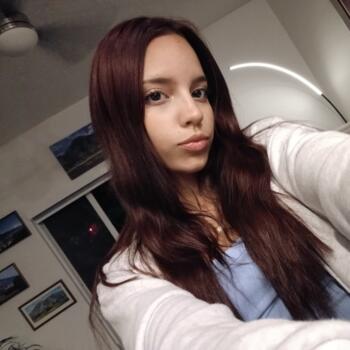 Babysitter in Hialeah: Narhara Sanchez