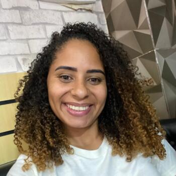 Babysitter Queimados: Sabrina