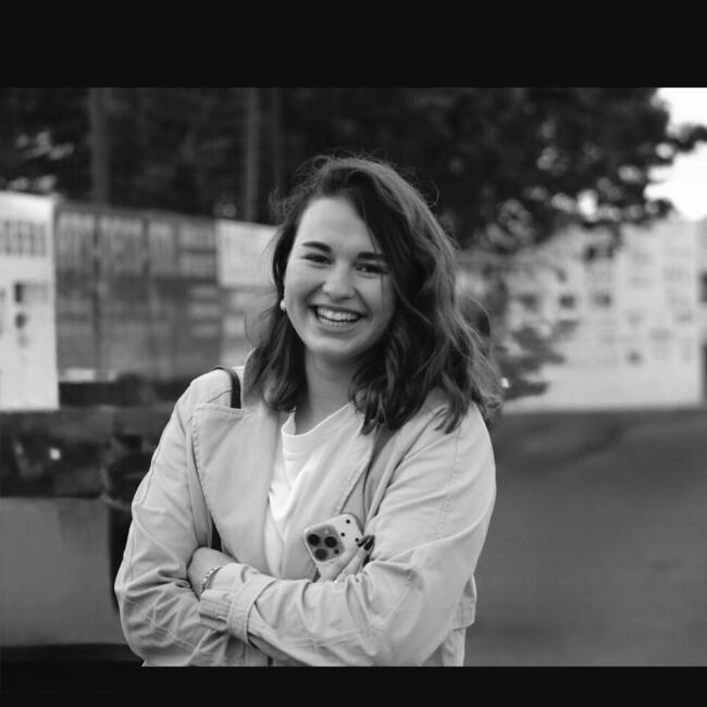 Babysitter in Saint-Benoît-de-Carmaux: Ambre