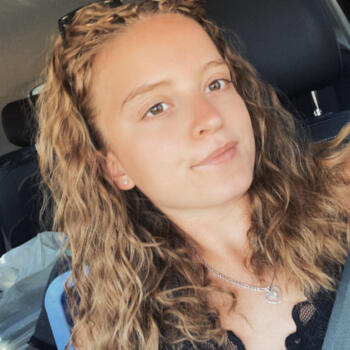 Babysitter in Beaumont-en-Véron: Lea
