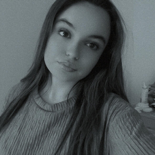 Babysitter in Saint-Vital: Hélyne