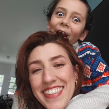 Babysitting job in Guaratuba: Luana
