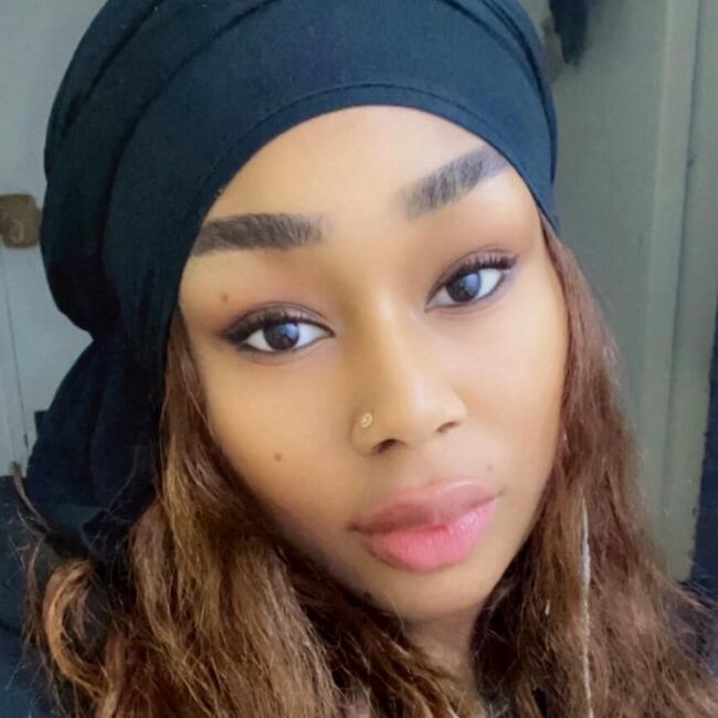 Nounou à Paris: Dina