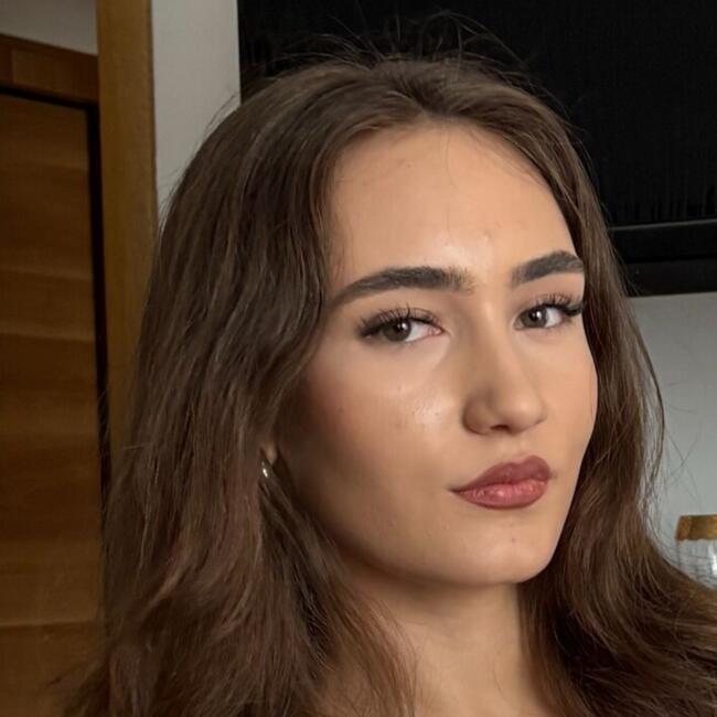 Babysitter in Bucharest: Denisa