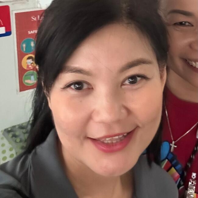 Babysitter in Singapore: Jane