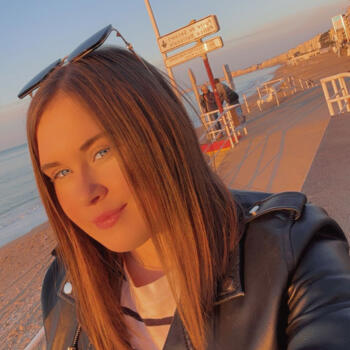 Babysitter in Bourg-des-Comptes: Marie