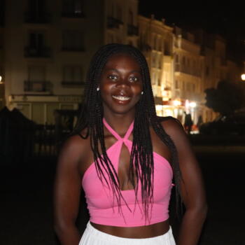 Babysitter em São Domingos de Rana: Beatriz