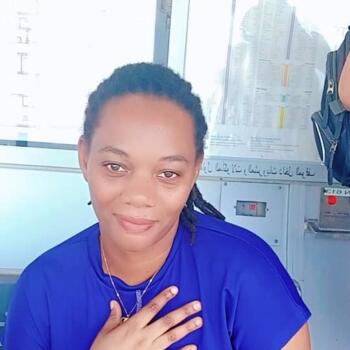 Babysitter Dubai: Mariah