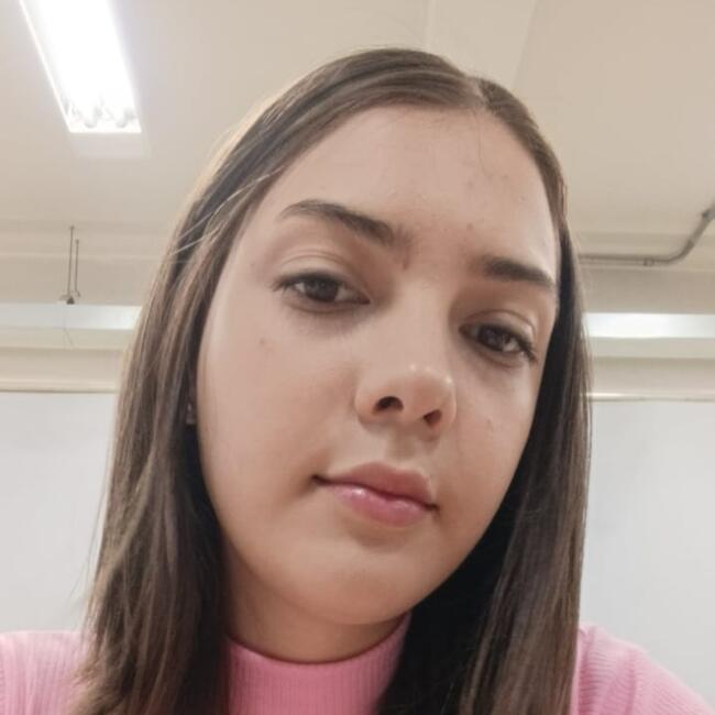 Babysitter in Anápolis: Milena