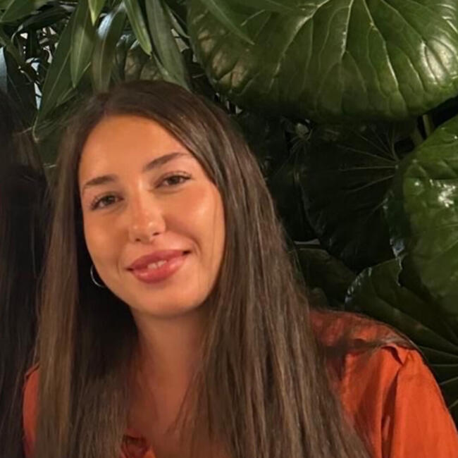 Baby-sitter à Pessac: Zélie