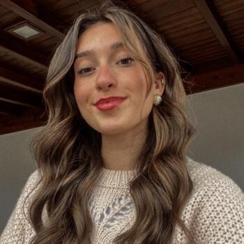 位于Santa Maria da Feira的临时保姆: Helena