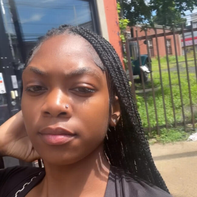 Babysitter in Newark: Aanylah