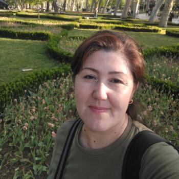 Babysitter Istanbul: Mohira