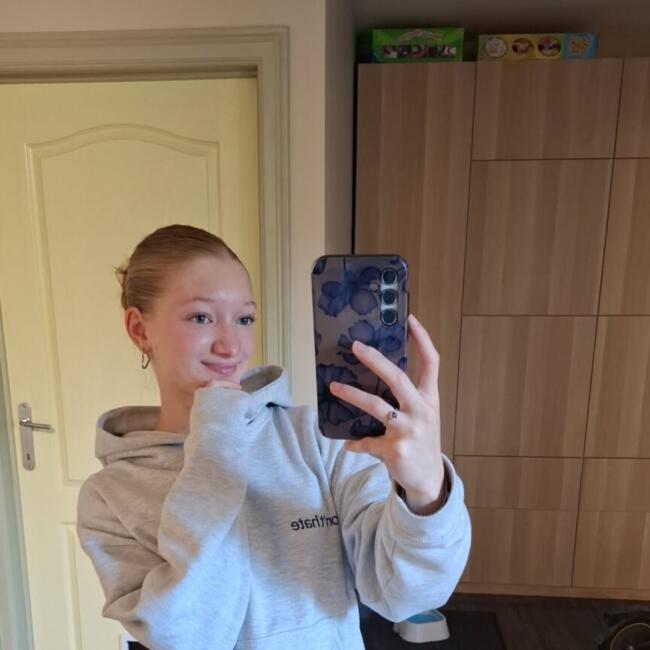 Babysitter in Wellen: Britt