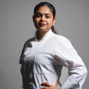 Babysitter in Meudon: Kashvi