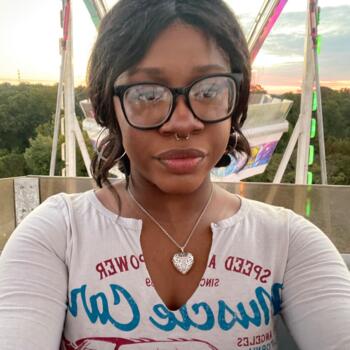 Nanny in Conway: Nia