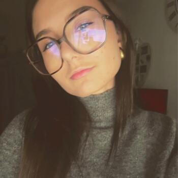 Babysitter Ambarès-et-Lagrave: Chloe