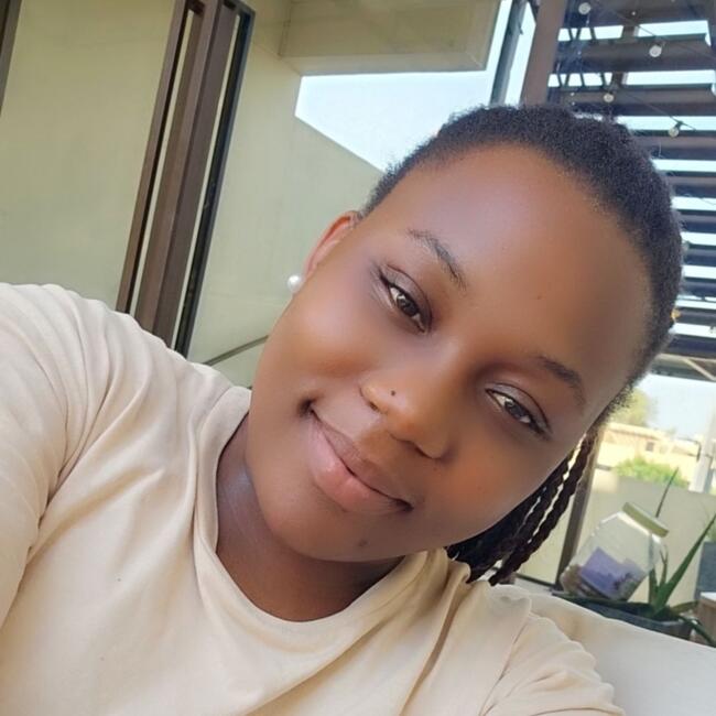 Babysitter in Abu Dhabi: Moreen