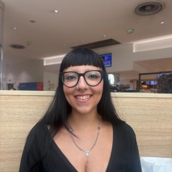 Babysitter in Funchal: Mia