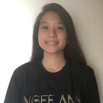 Babysitter Singapore: Mikaelia